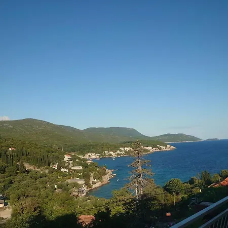 アパート Peragi - Triple With Balcony And Private External Bathroom モルナット