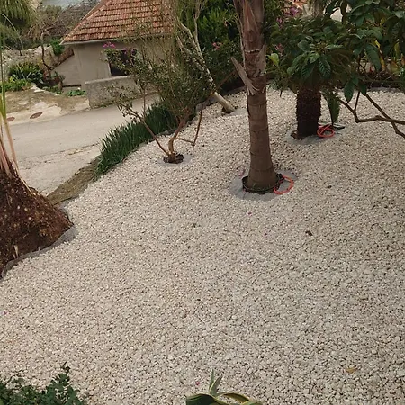 Peragi - Triple With Balcony And Private External Bathroom דירה