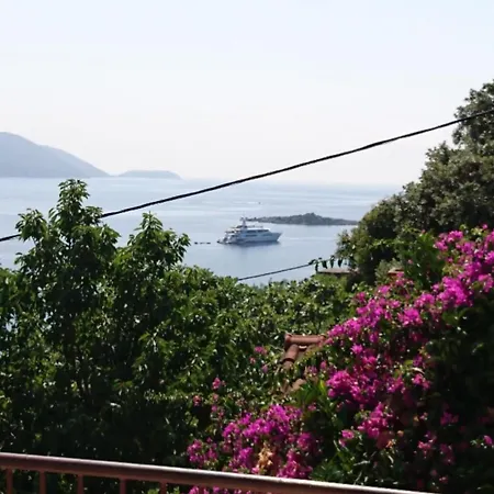 Peragi - Triple With Balcony And Private External Bathroom דירה *