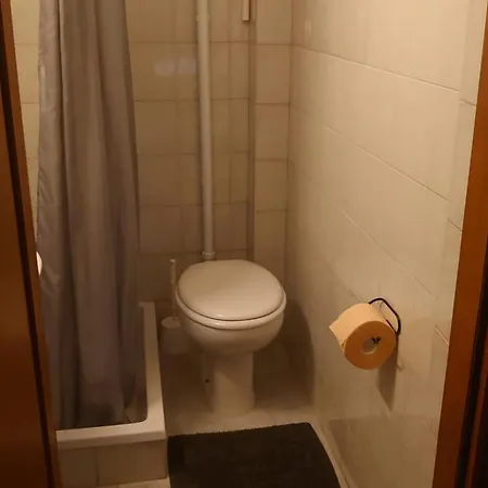 Peragi - Triple With Balcony And Private External Bathroom