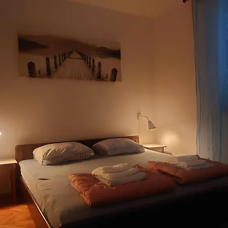 Peragi - Triple With Balcony And Private External Bathroom דירה *