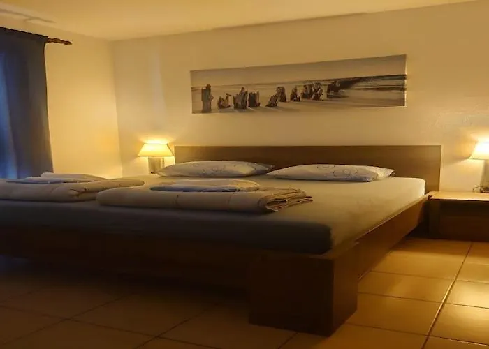 Peragi - Triple With Balcony And Private External Bathroom *