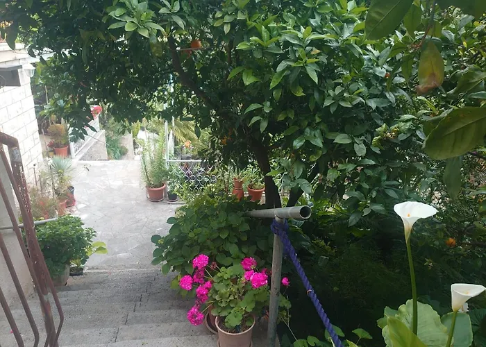 Peragi - Triple With Balcony And Private External Bathroom 公寓