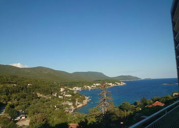 公寓 Peragi - Triple With Balcony And Private External Bathroom 莫鲁纳特