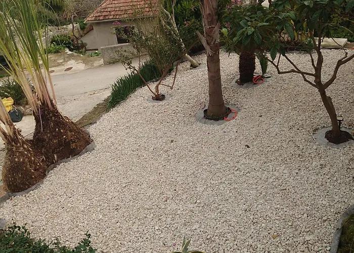 Peragi - Triple With Balcony And Private External Bathroom 公寓