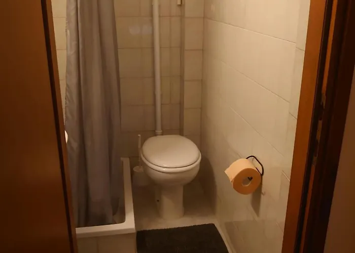 Peragi - Triple With Balcony And Private External Bathroom