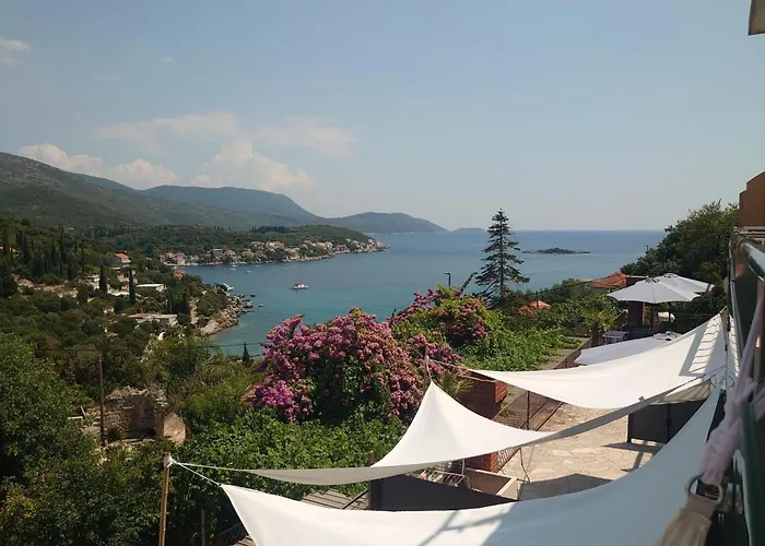 Peragi - Triple With Balcony And Private External Bathroom 公寓