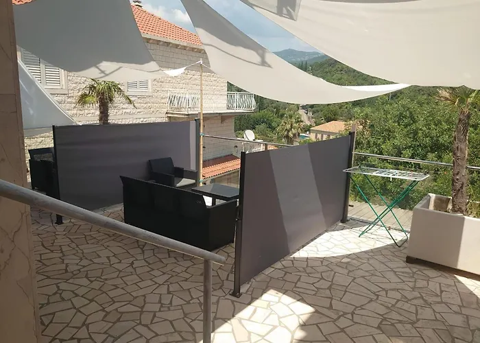 Peragi - Triple With Balcony And Private External Bathroom 公寓 *